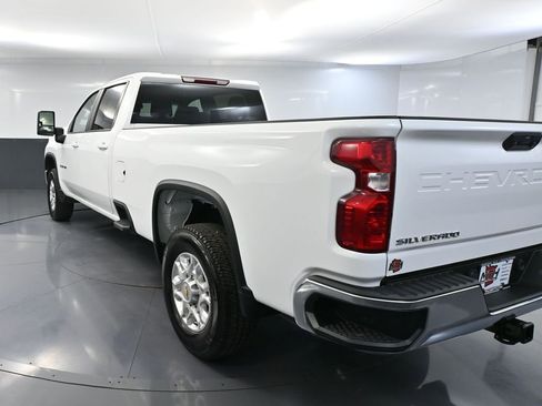 Used 2023 Chevrolet Silverado 2500 LT AWD/4WD image 9