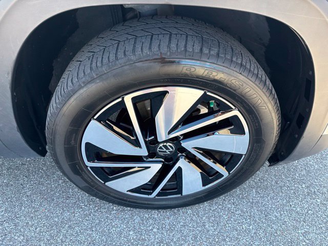 Used 2025 Volkswagen Atlas SE FWD image 14