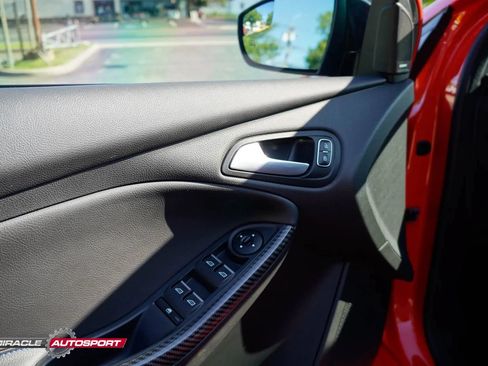Used 2018 Ford Focus RS AWD/4WD image 16