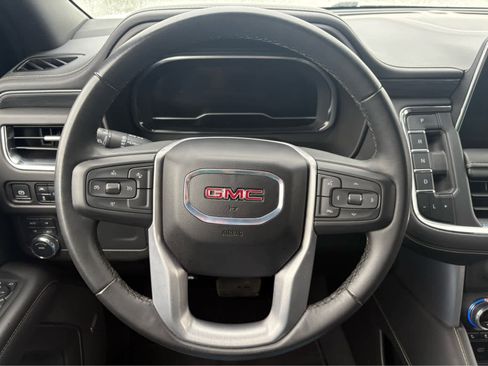 Used 2024 GMC Yukon XL SLT AWD/4WD image 20