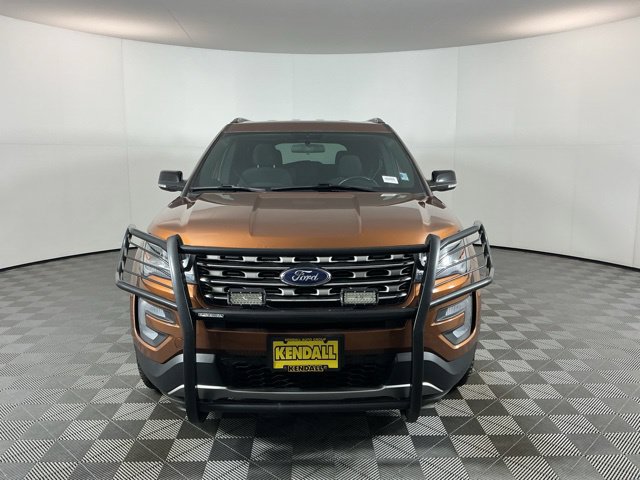 Used 2017 Ford Explorer XLT AWD/4WD image 2