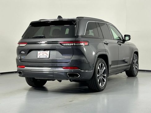 Used 2023 Jeep Grand Cherokee Overland w/ Luxury Tech Group IV AWD/4WD image 7