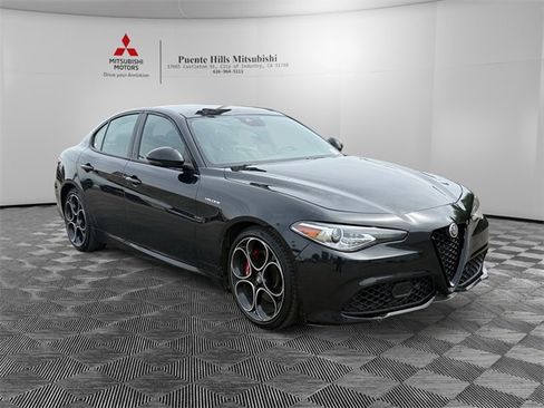 Used 2022 Alfa Romeo Giulia Veloce image 3