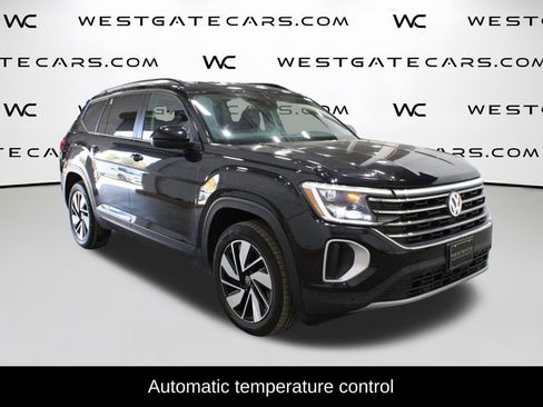 Used 2024 Volkswagen Atlas SE image 2