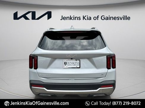 Used 2025 Kia Sorento EX w/ EX Panoramic Sunroof Package FWD image 5