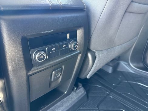 Used 2019 Chevrolet Traverse LT w/ LPO, Floor Liner Package FWD image 14