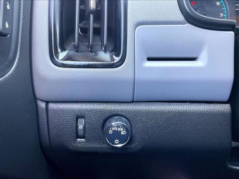 Used 2021 Chevrolet Colorado W/T w/ WT Convenience Package RWD image 32