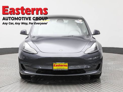 Used 2023 Tesla Model 3 Standard Range image 2