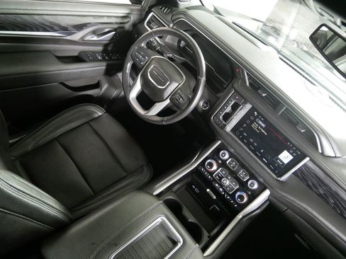 Used 2022 GMC Yukon Denali image 9