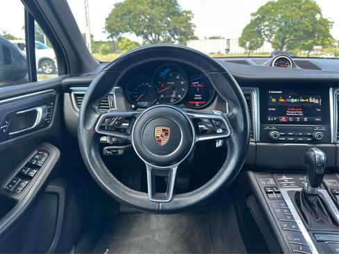 Used 2018 Porsche Macan GTS w/ Premium Package Plus image 16