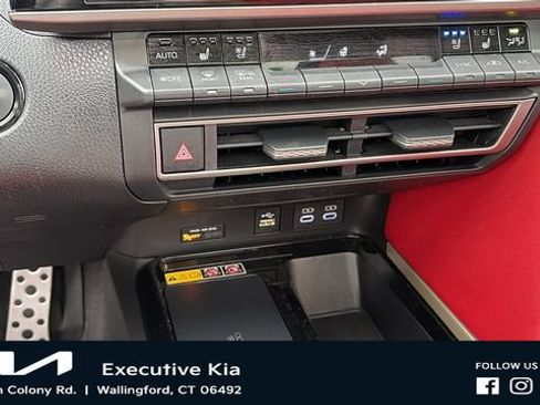 Used 2025 Toyota Camry XSE w/ Premium Plus Package AWD/4WD image 18