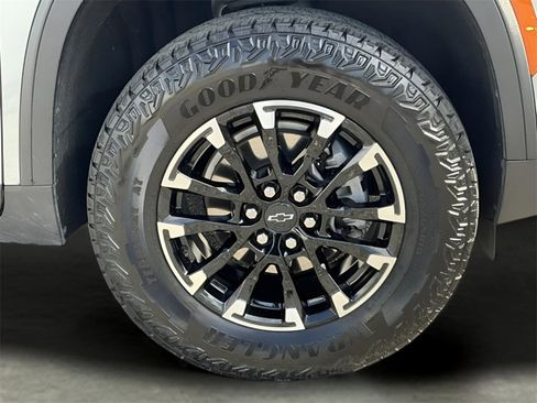 Used 2024 Chevrolet Traverse Z71 w/ Enhanced Driving Package image 43