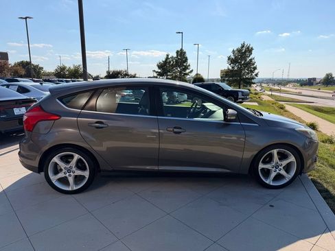 Used 2012 Ford Focus Titanium FWD image 6