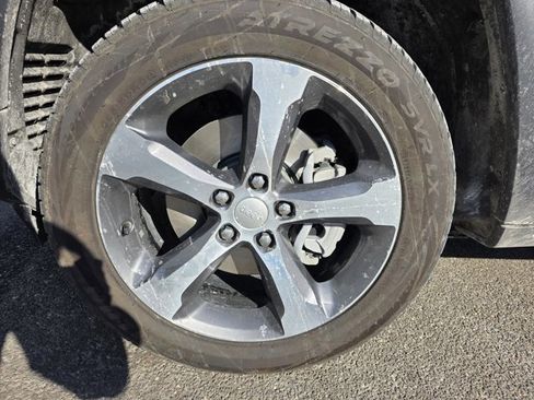 Used 2022 Jeep Grand Cherokee Limited 4xe w/ Luxury Tech Group II image 3