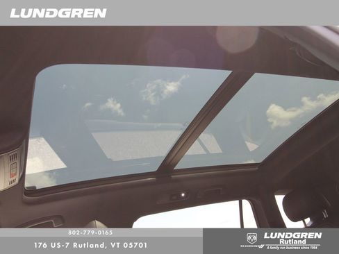 Used 2023 Volkswagen Tiguan SE R-Line image 25