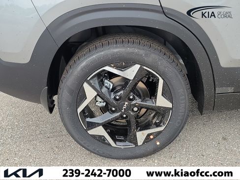 New 2026 Kia Seltos S FWD image 9
