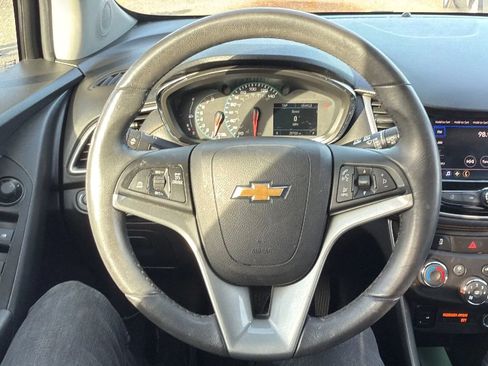 Used 2021 Chevrolet Trax LT w/ Driver Confidence Package AWD/4WD image 10