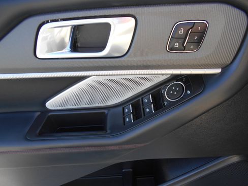 Used 2025 Ford Explorer ST AWD/4WD image 13