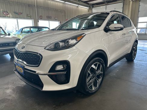 Used 2022 Kia Sportage EX image 2