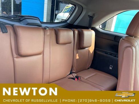 Used 2017 Toyota Highlander Limited Platinum AWD/4WD image 11