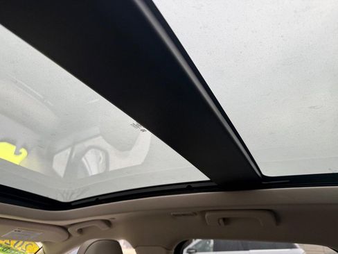 Certified 2024 Lincoln Corsair Premiere AWD w/ Equipment Group 101A image 8