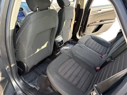 Used 2020 Ford Fusion SE image 10