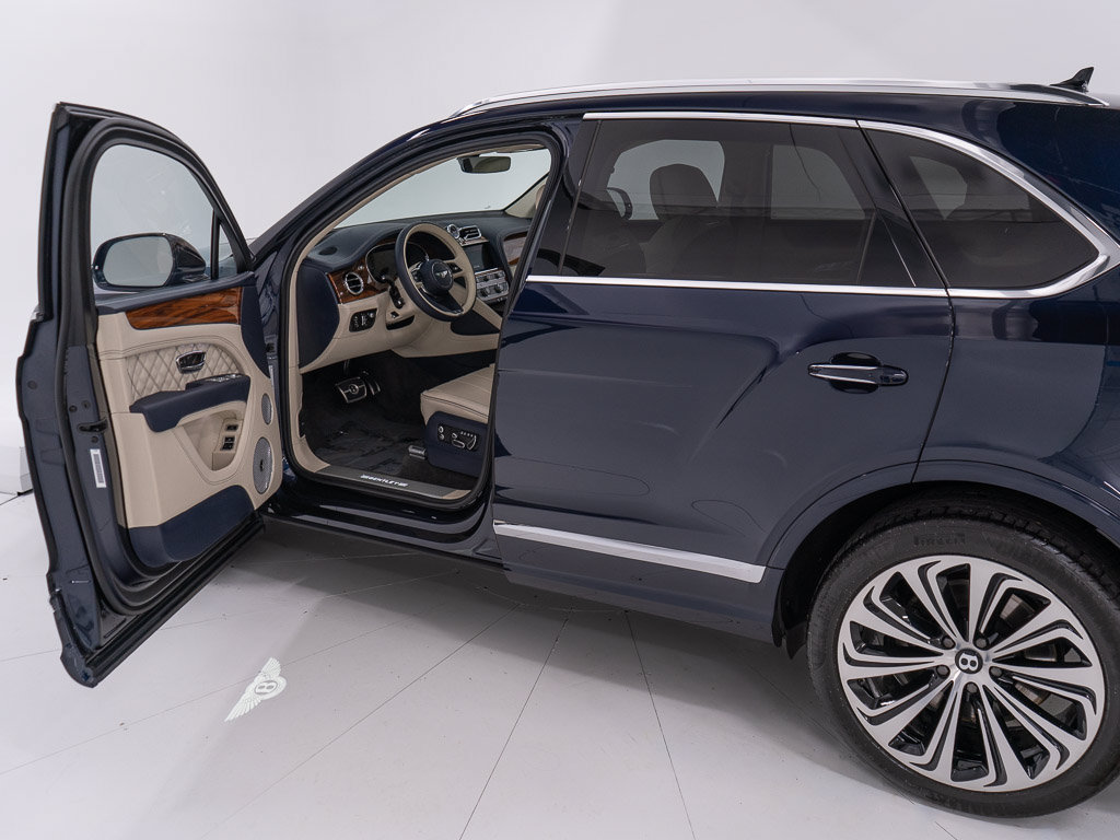 Certified 2022 Bentley Bentayga AWD/4WD image 9