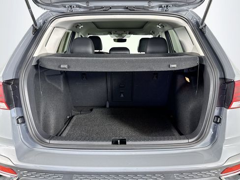 Used 2023 Volkswagen Taos SE w/ Panoramic Sunroof Package FWD image 26