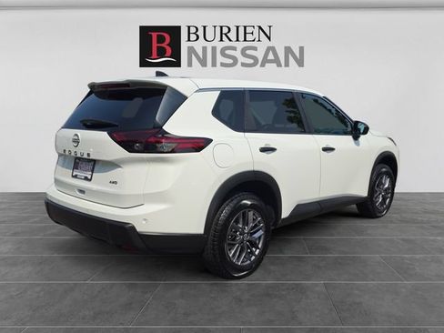Used 2024 Nissan Rogue S AWD/4WD image 5