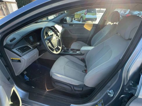 Used 2015 Hyundai Sonata SE image 12