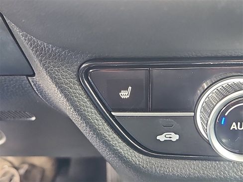 Certified 2024 Honda HR-V EX-L image 18