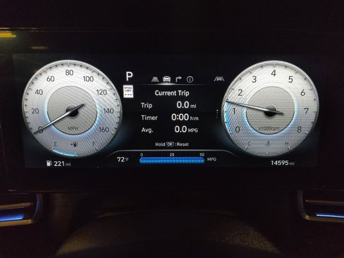 Used 2025 Hyundai Elantra SEL FWD image 23