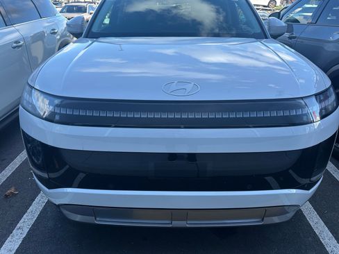 Used 2026 Hyundai Ioniq 9 SEL image 4