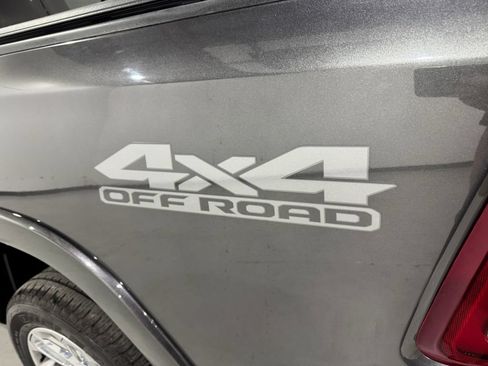 Used 2019 RAM 1500 Laramie AWD/4WD image 36