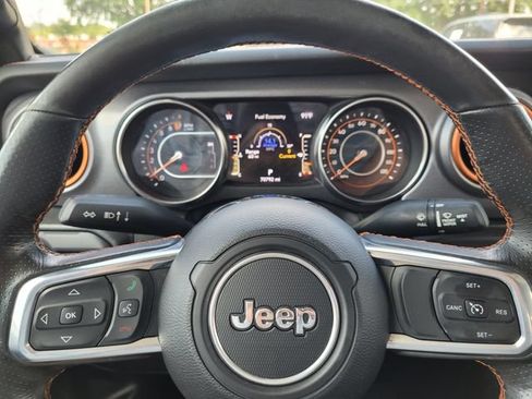 Used 2023 Jeep Gladiator Mojave AWD/4WD image 21
