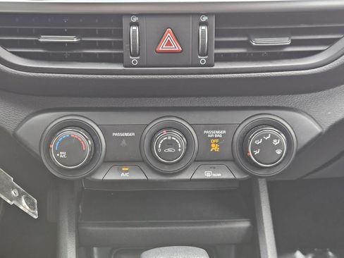 Used 2024 Kia Forte LXS w/ LXS Technology Package FWD image 17