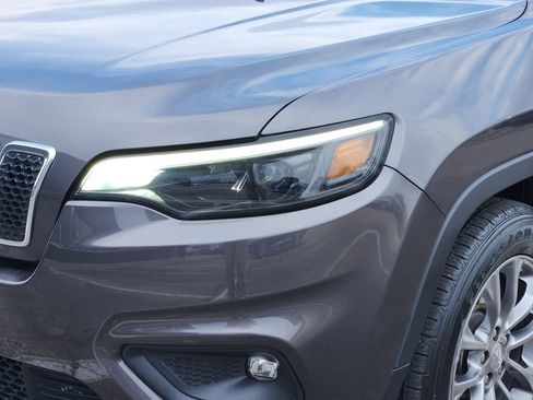 Used 2020 Jeep Cherokee Latitude Plus w/ Comfort/Convenience Group image 6