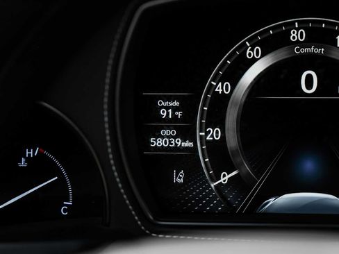 Used 2019 Lexus LS 500 w/ Interior Upgrade Package RWD image 17