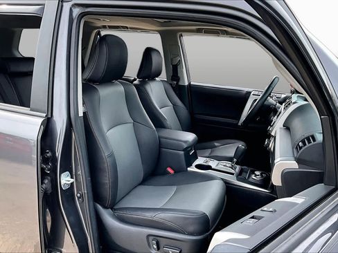 Used 2023 Toyota 4Runner SR5 Premium w/ Moonroof Package AWD/4WD image 9