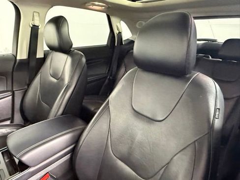 Used 2019 Ford Edge Titanium w/ Equipment Group 301A FWD image 31