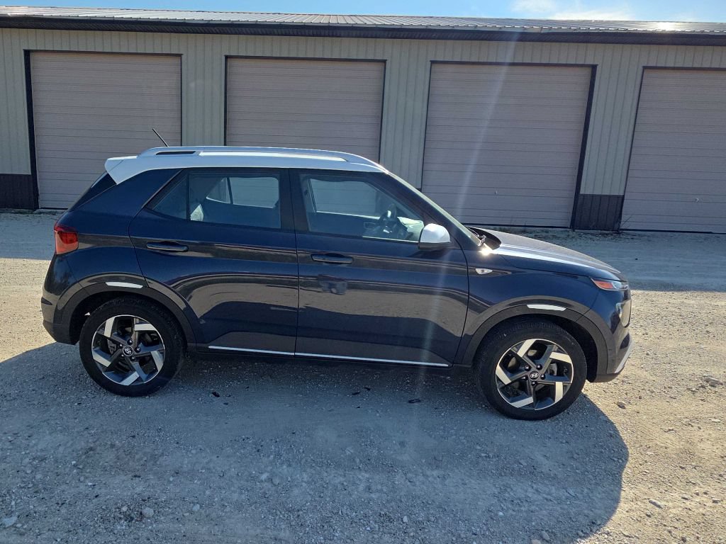 Used 2026 Hyundai Venue SEL FWD image 4