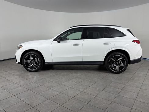 Used 2024 Mercedes-Benz GLC 300 4MATIC image 2