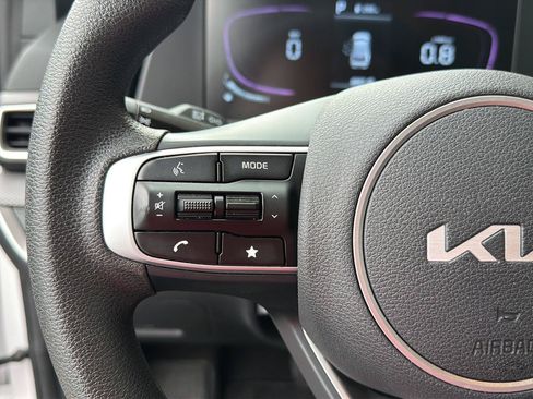 Used 2025 Kia Sportage LX FWD image 20