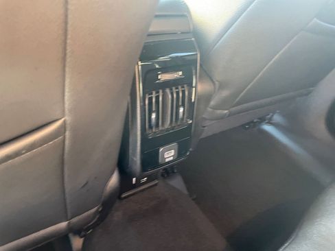 Used 2025 Jeep Compass Limited image 24