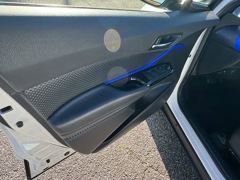 Used 2020 Toyota C-HR XLE image 11