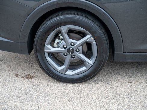 Used 2025 Kia K4 EX image 9