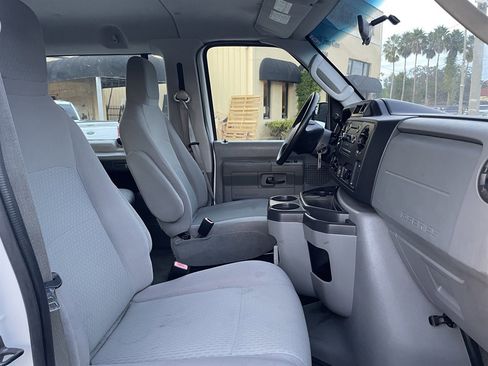 Used 2011 Ford E-350 and Econoline 350 XLT image 19