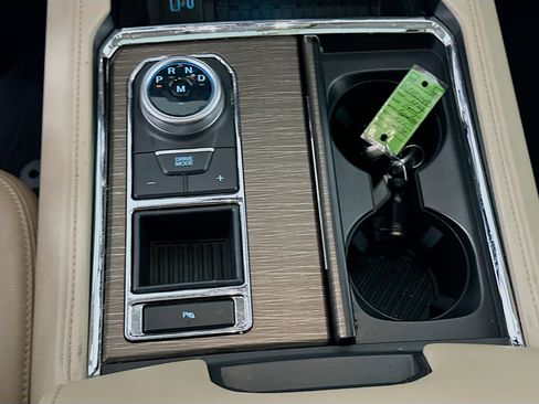 Used 2022 Ford Expedition Limited RWD image 25