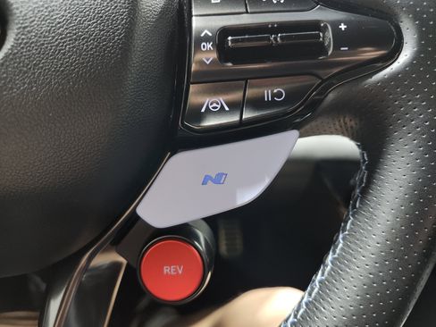 Used 2022 Hyundai Elantra N FWD image 34