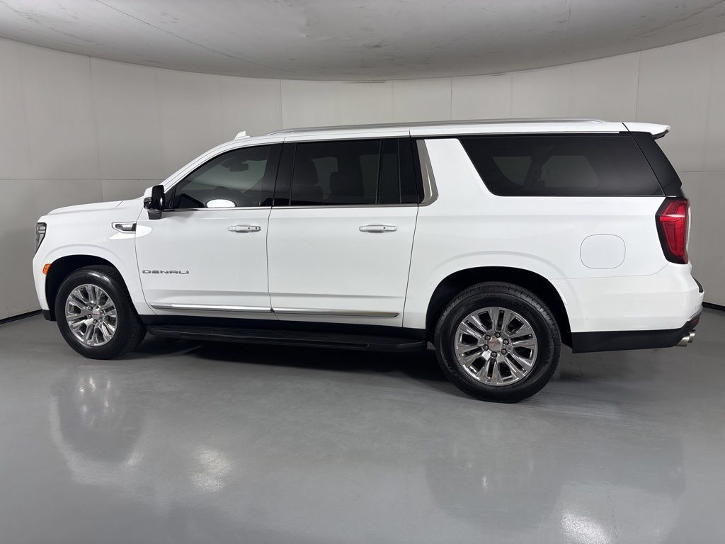 Used 2024 GMC Yukon XL Denali AWD/4WD image 5